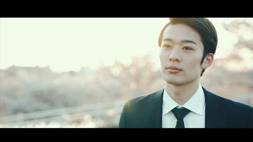 オープニングムービーアベンジャラス：新郎新婦それぞれの演出シーンを示す画像