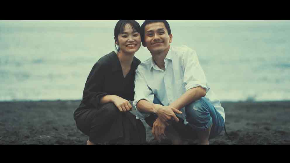オープニングムービーラブストーリーのお二人の動画シーン
